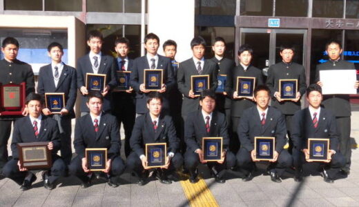 県高野連、昨夏の大会優秀選手17人を表彰