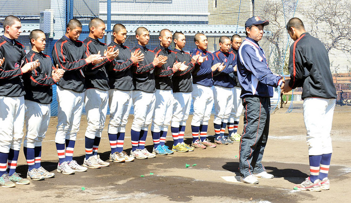 浦和学院だより ベンチ入り１８人発表 佐藤が背番号１に 浦和学院高校硬式野球部