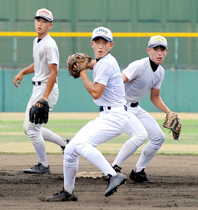 浦和学院だより 入念に 浜風 対策 飛球 確実に捕りたい 浦和学院高校硬式野球部